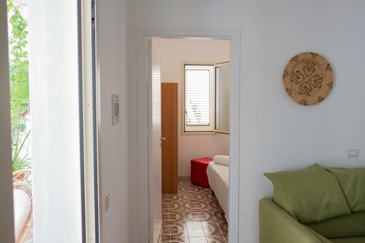 Вилла Isabel House Изола-делле-Феммине Экстерьер фото